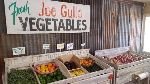 The Most Mouthwatering Burgers Can Be Found At This Unsuspecting Roadside Stand In Louisiana