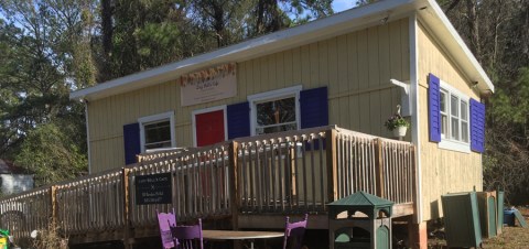 The Amazing South Carolina Seafood Restaurant You Can Only Get To By Boat