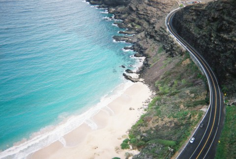 This Hidden Beach In Hawaii Has Some Of The Bluest Water In The State