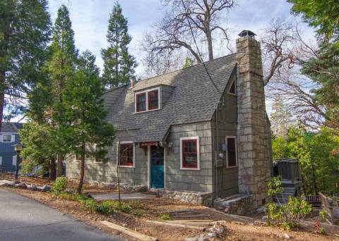 The Cozy Mountain Cabin In Southern California That Is Beyond Your Wildest Dreams