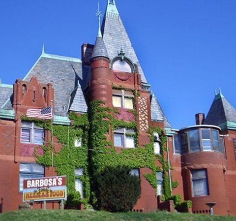 This Castle Restaurant In Missouri Is A Fantasy Come To Life