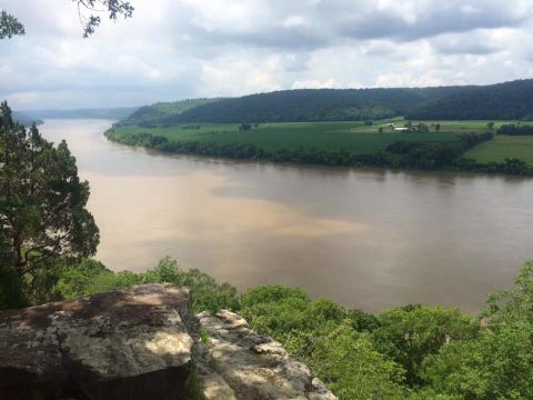 9 Scenic River Loop Trails In Indiana That Are Too Beautiful For Words