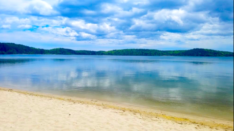 This 3-Mile Hike In Massachusetts Leads To The Dreamiest Swimming Hole