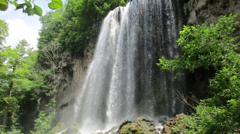 Virginia's Niagara Falls Is Too Beautiful For Words