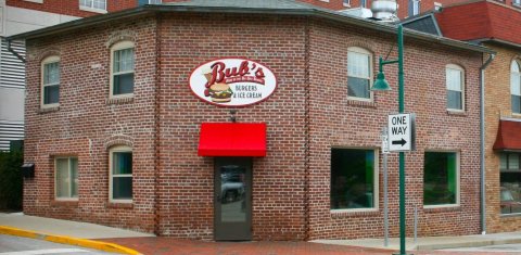 The Spectacular Restaurant In Indiana Where You Can Order A 1-Pound Hamburger