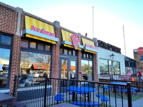 The Ice Cream Parlor In Oklahoma That's So Worth Waiting In Line For