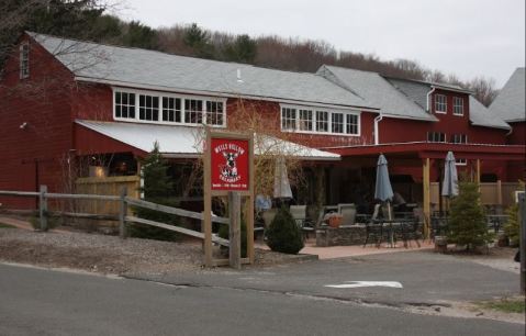 This Longstanding Connecticut Farm Is Hiding Over 50 Flavors Of Heavenly Ice Cream