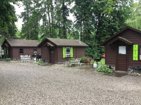 This River Cabin Resort In Michigan Is The Ultimate Spot For A Getaway