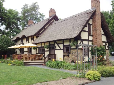 The Whimsical Tea Room In Virginia That’s Like Something From A Storybook