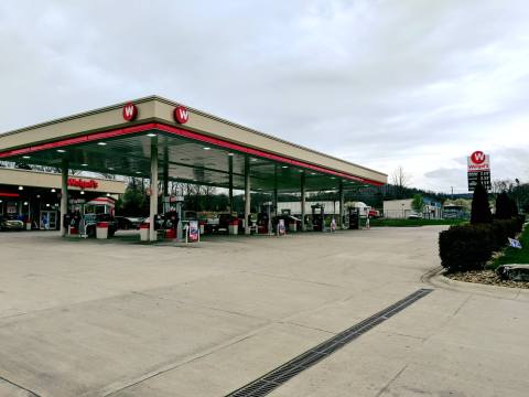 The Most Delicious Bakery Is Hiding Inside This Unsuspecting Tennessee Gas Station