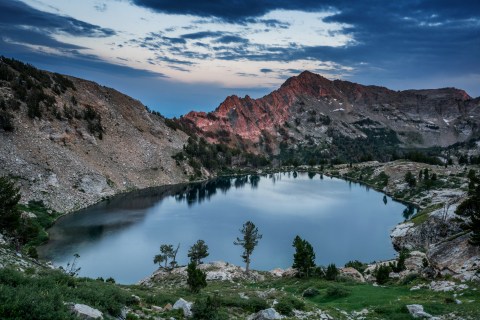 The Clearest Lake In Nevada Is Almost Too Beautiful To Be Real