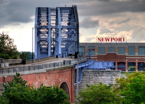 The Scenic Cincinnati Bridge Where You Can Stand In Two States At Once