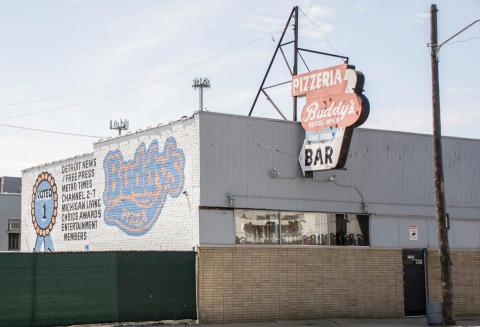 Detroiters Have Loved This Irresistible Local Pizza Chain For More Than 70 Years