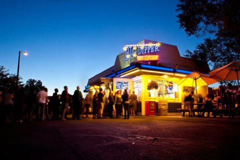 This Sugary-Sweet Ice Cream Shop In Montana Serves Enormous Portions You’ll Love