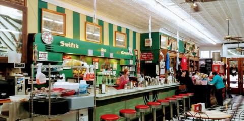 One Of America's Oldest Ice Cream Shops Is Right Here In Mississippi And You Have To Visit