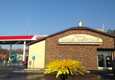 The Best Comfort Food In Illinois Is Hiding In This Unassuming Diner Attached To A Gas Station