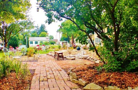 These Themed Vintage Cottages In Illinois Are Like Something Out Of Ann Of Green Gables