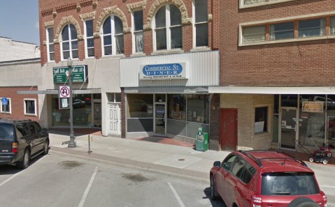 People Drive From All Over For The Biscuits And Gravy At This Charming Kansas Diner