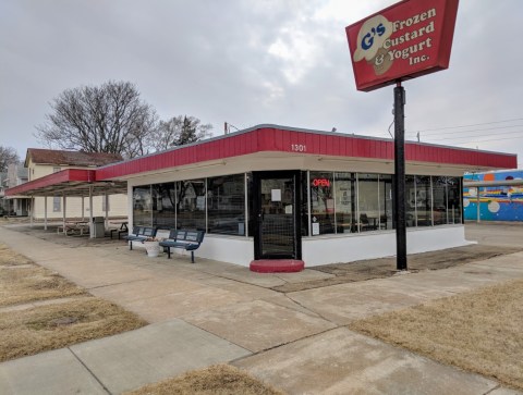 The Ice Cream Parlor In Kansas That's So Worth Waiting In Line For