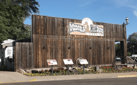 The Ice Cream Parlor In North Dakota That's So Worth Waiting In Line For