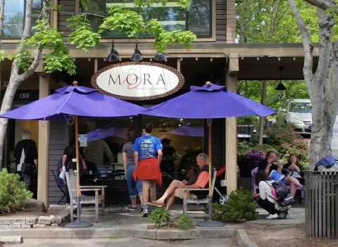 The Ice Cream Parlor In Washington That's So Worth Waiting In Line For