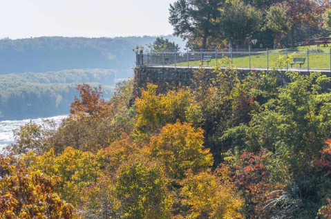 The Breathtaking Overlook In Iowa That Lets You See For Miles And Miles