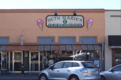 The Ice Cream Parlor In Texas That's So Worth Waiting In Line For