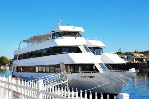 There's A Lobster Bake Cruise Happening In Massachusetts And You'll Want To Go