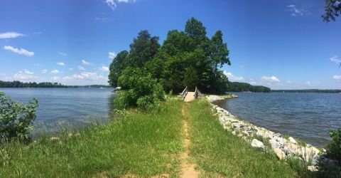 Few People Realize This Magical Island Hike Through Virginia Exists