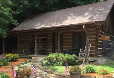 This River Cabin Resort In Indiana Is The Ultimate Spot For A Getaway