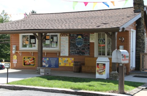 The World's Best Apple Pie Can Be Found At This Humble Little Apple Orchard Near Cleveland