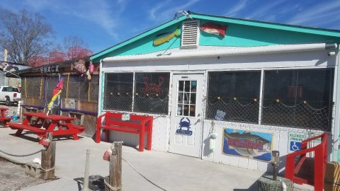 Don’t Let The Outside Fool You, This Seafood Restaurant In North Carolina Is A True Hidden Gem