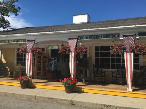 There's A Bakery Hiding At This Rhode Island Farm And It Has The Most Amazing Muffins