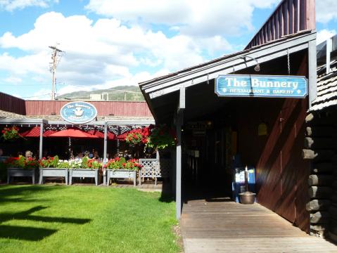 People Drive From All Over For The Cinnamon Rolls At This Charming Wyoming Bakery