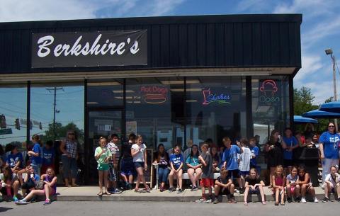 The Good Old Fashioned Frozen Custard Shop In Tennessee That Will Take You Back In Time