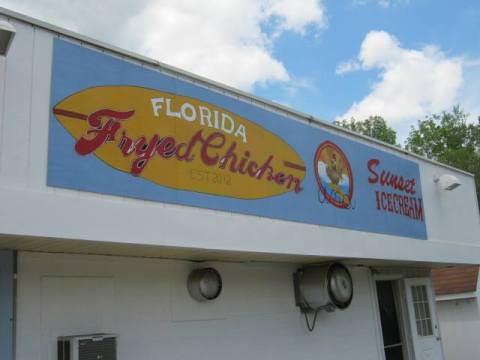 You'll Find The Best Fried Chicken On The Planet At This Inconspicuous Pennsylvania Restaurant