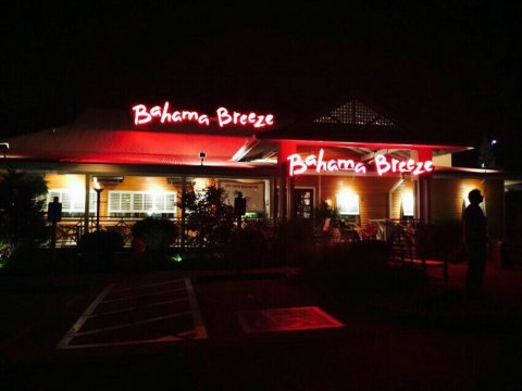 The Beach-Themed Restaurant In Pittsburgh Where It Feels Like Summer All Year Long