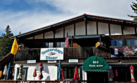 This Small Town Diner In New Mexico Will Give You Great Times And Even Better Food