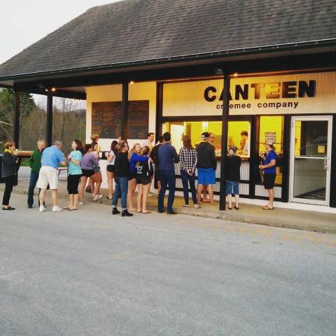 This Sugary-Sweet Ice Cream Shop In Vermont Serves Enormous Portions You’ll Love