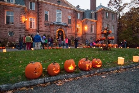 There's A Glowing Pumpkin Trail Coming To Ohio And It'll Make Your Fall Magical