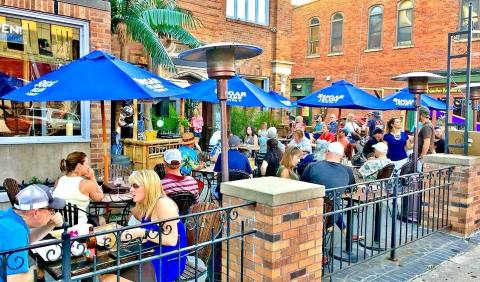 The Beach-Themed Restaurant In Minnesota Where It Feels Like Summer All Year Long