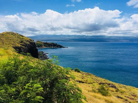 The Breathtaking Overlook In Hawaii That Lets You See For Miles And Miles