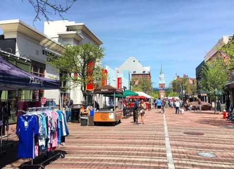 The Quirky Market In Vermont Where You’ll Find Terrific Treasures