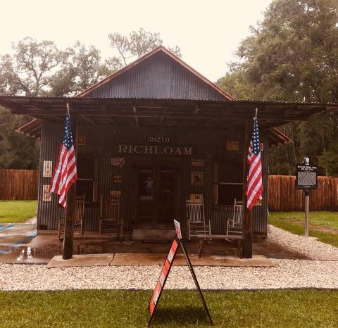 The Charming Florida General Store That's Been Open Since Before World War II