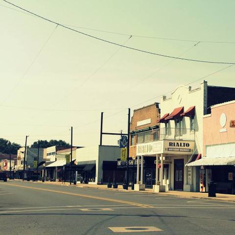 This Antique Alley In Louisiana Is Filled With Amazing Treasures