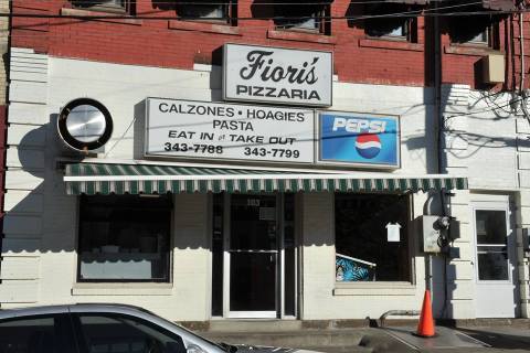 These 7 Old School Pizza Parlors In Pittsburgh Have Been Around Forever