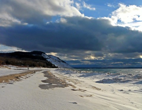 You'll Be Pleased To Hear That Michigan's Upcoming Winter Is Supposed To Be More Mild Than Usual