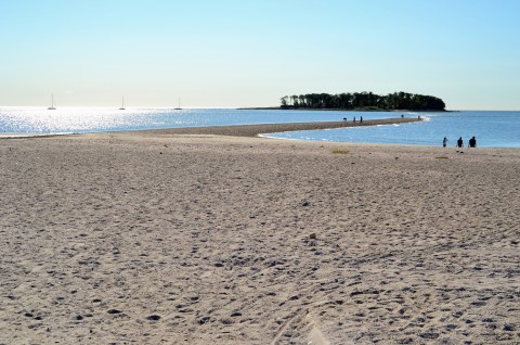 Few People Know There’s A Connecticut Island You Can Walk To