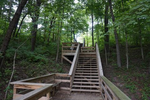 This Quaint Little Trail Is The Shortest And Sweetest Hike In Illinois