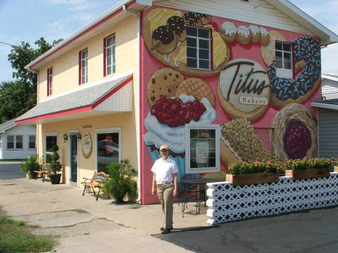 This Award-Winning Donut Bakery In Indiana Is Known For Its Old-Fashioned Ways